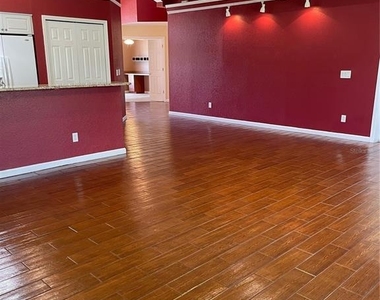 9461 Miami Circle - Photo Thumbnail 7