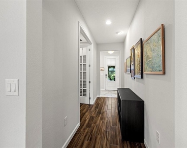 5213 Horizon Cove - Photo Thumbnail 4