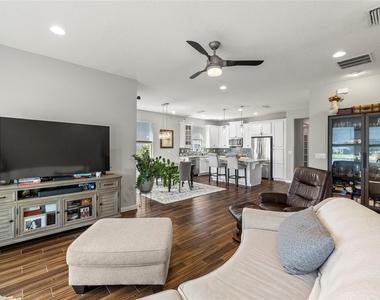 5213 Horizon Cove - Photo Thumbnail 14