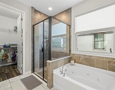 5213 Horizon Cove - Photo Thumbnail 18