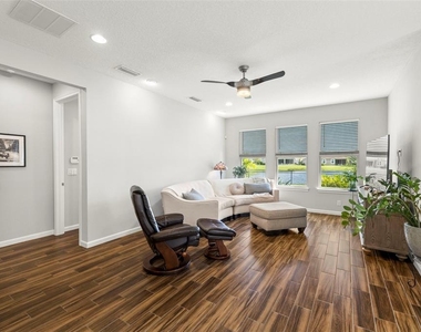 5213 Horizon Cove - Photo Thumbnail 12