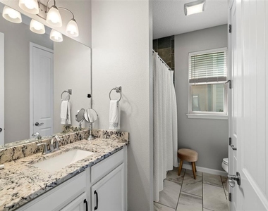 5213 Horizon Cove - Photo Thumbnail 21