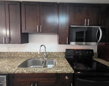15532 Chamberlain Boulevard - Photo Thumbnail 14