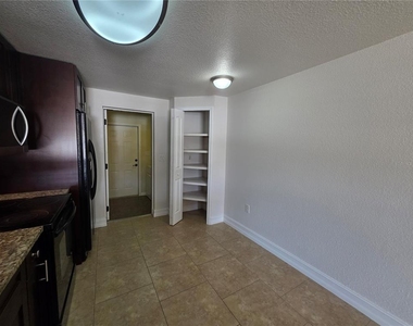 15532 Chamberlain Boulevard - Photo Thumbnail 7