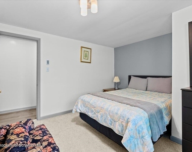 3528 Peak Drive - Photo Thumbnail 14