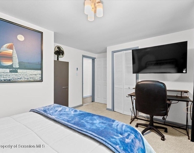 3528 Peak Drive - Photo Thumbnail 13