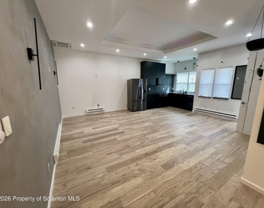 383 E Saylor Avenue - Photo Thumbnail 8