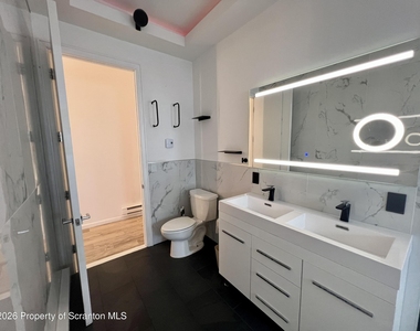 383 E Saylor Avenue - Photo Thumbnail 7