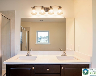 3740 Samantha Lane - Photo Thumbnail 21