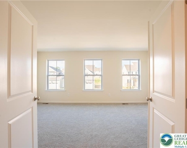 3740 Samantha Lane - Photo Thumbnail 24