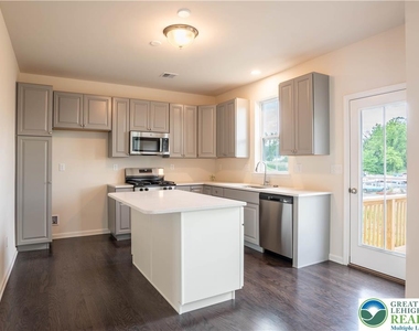 3740 Samantha Lane - Photo Thumbnail 33