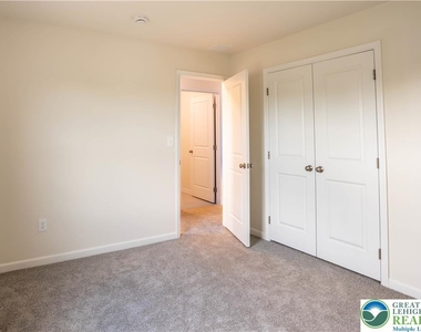 3740 Samantha Lane - Photo Thumbnail 15