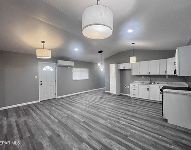 8335 Roseway Drive - Photo Thumbnail 1