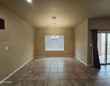 12185 Copper Valley Lane - Photo Thumbnail 5