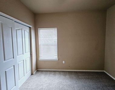 12185 Copper Valley Lane - Photo Thumbnail 14