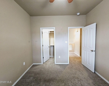 12185 Copper Valley Lane - Photo Thumbnail 18