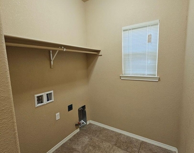12185 Copper Valley Lane - Photo Thumbnail 27