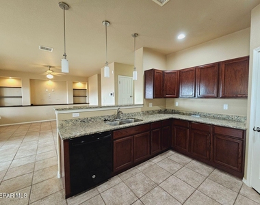 12185 Copper Valley Lane - Photo Thumbnail 8