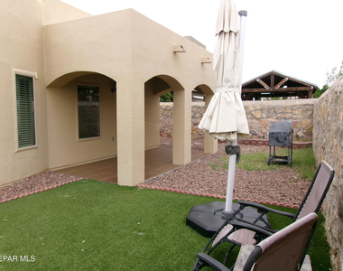 824 Caterick Street - Photo Thumbnail 27