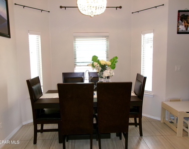 824 Caterick Street - Photo Thumbnail 7
