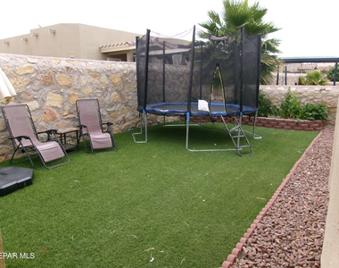824 Caterick Street - Photo Thumbnail 25