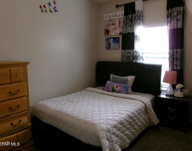 824 Caterick Street - Photo Thumbnail 19