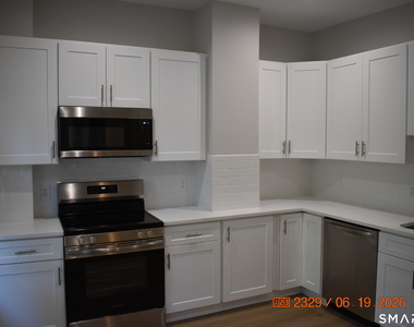 402 Main Street - Photo Thumbnail 2