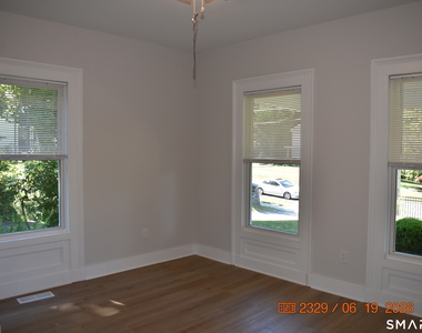 402 Main Street - Photo Thumbnail 12