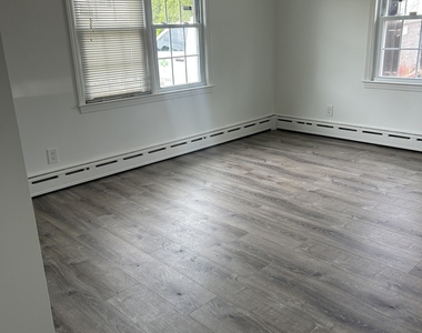 80 Alexander Avenue - Photo Thumbnail 7