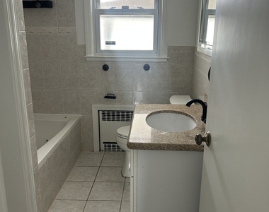 80 Alexander Avenue - Photo Thumbnail 8