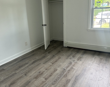 80 Alexander Avenue - Photo Thumbnail 5