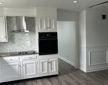 80 Alexander Avenue - Photo Thumbnail 18