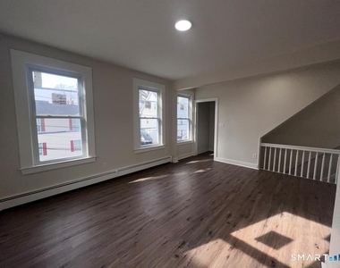 44 Laurel Court - Photo Thumbnail 4