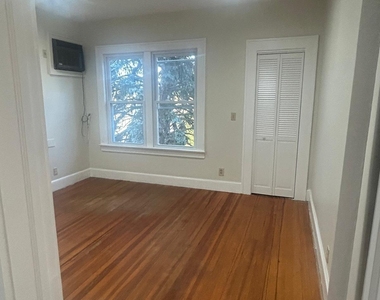 24 Monroe Street - Photo Thumbnail 9