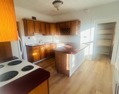 24 Monroe Street - Photo Thumbnail 6