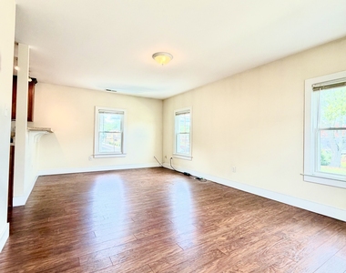 18 Center Street - Photo Thumbnail 14