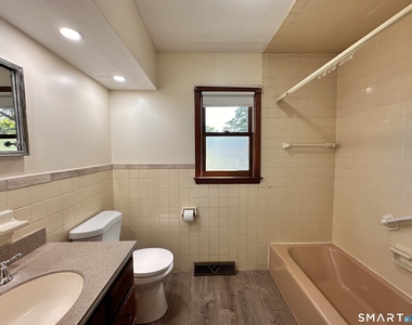 23 Robin Road - Photo Thumbnail 12
