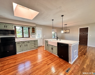 23 Robin Road - Photo Thumbnail 6
