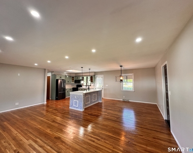 23 Robin Road - Photo Thumbnail 5