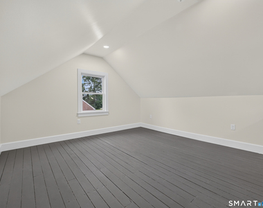 1039 North Road - Photo Thumbnail 17