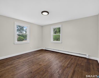 1039 North Road - Photo Thumbnail 10