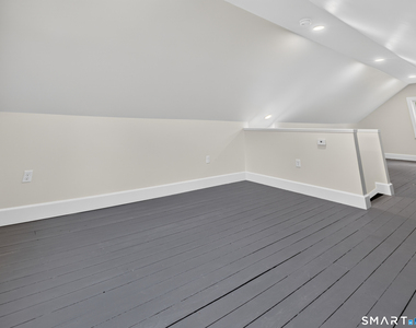 1039 North Road - Photo Thumbnail 15