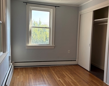 960 S Braddock Ave - Photo Thumbnail 4