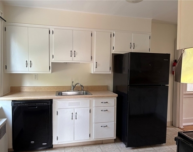 960 S Braddock Ave - Photo Thumbnail 5