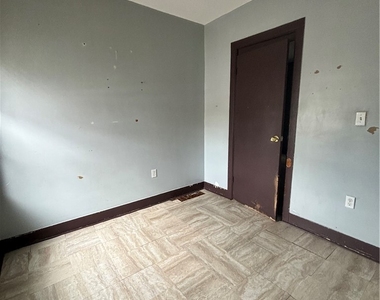 408 Koons Avenue - Photo Thumbnail 5
