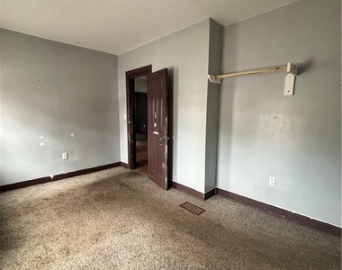408 Koons Avenue - Photo Thumbnail 7