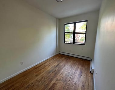 72 Buffalo Avenue - Photo Thumbnail 3