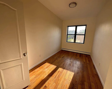 72 Buffalo Avenue - Photo Thumbnail 6