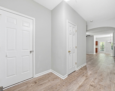 5682 Lawley Drive - Photo Thumbnail 4