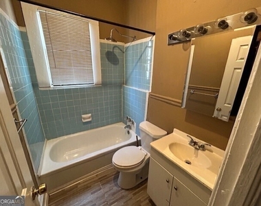 94 Vine Street Nw - Photo Thumbnail 3